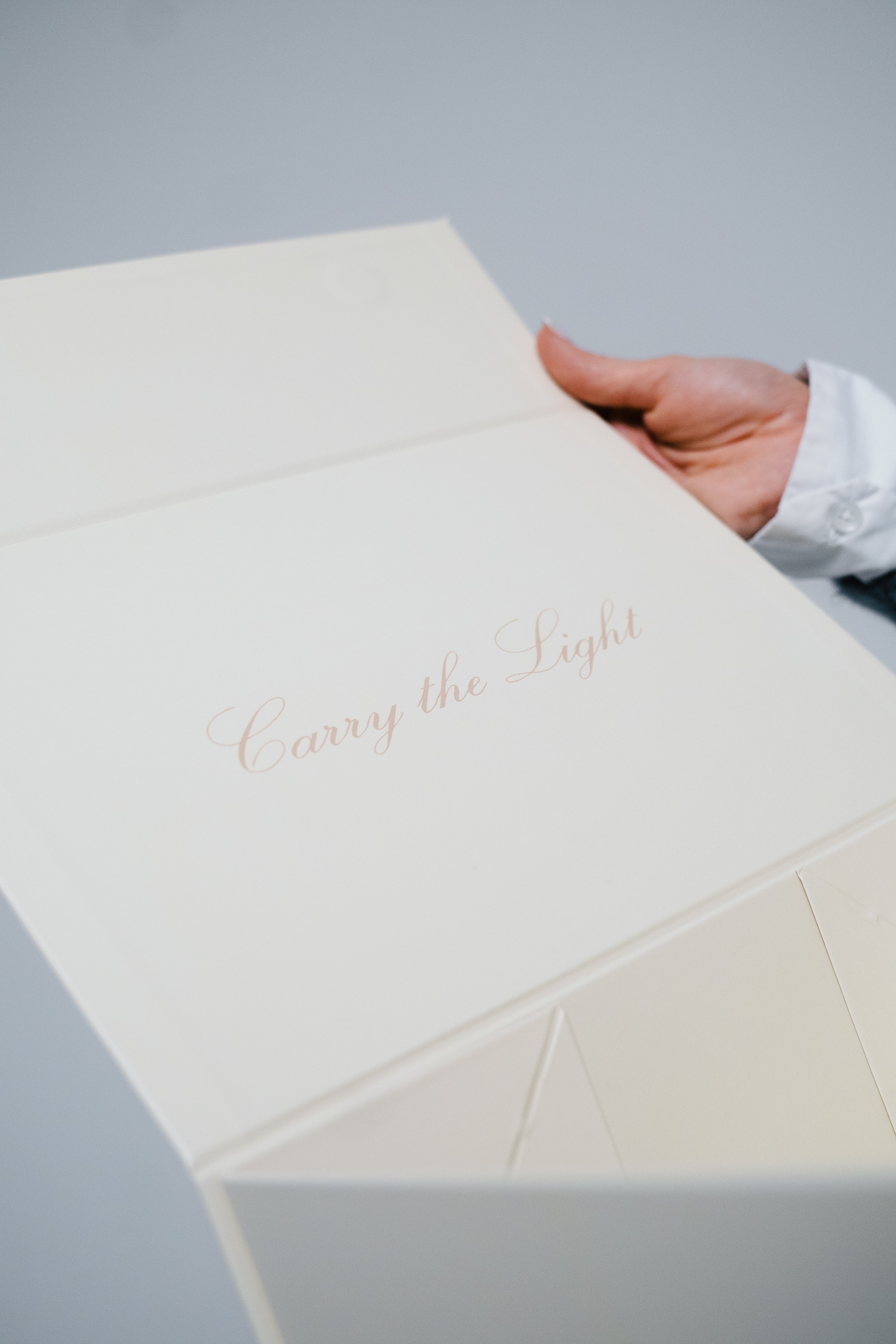 SCHUHEIDA Geschenkbox als Christen-Geschenk arrangiert