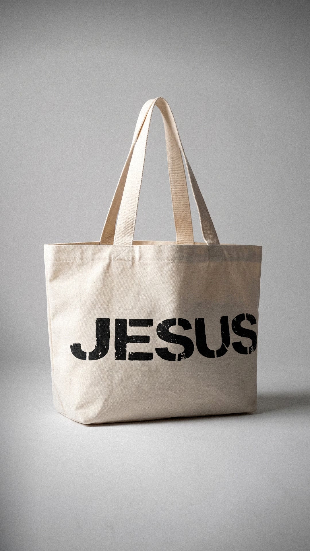 Tote Bag mit SON OF GOD Print im Alltag