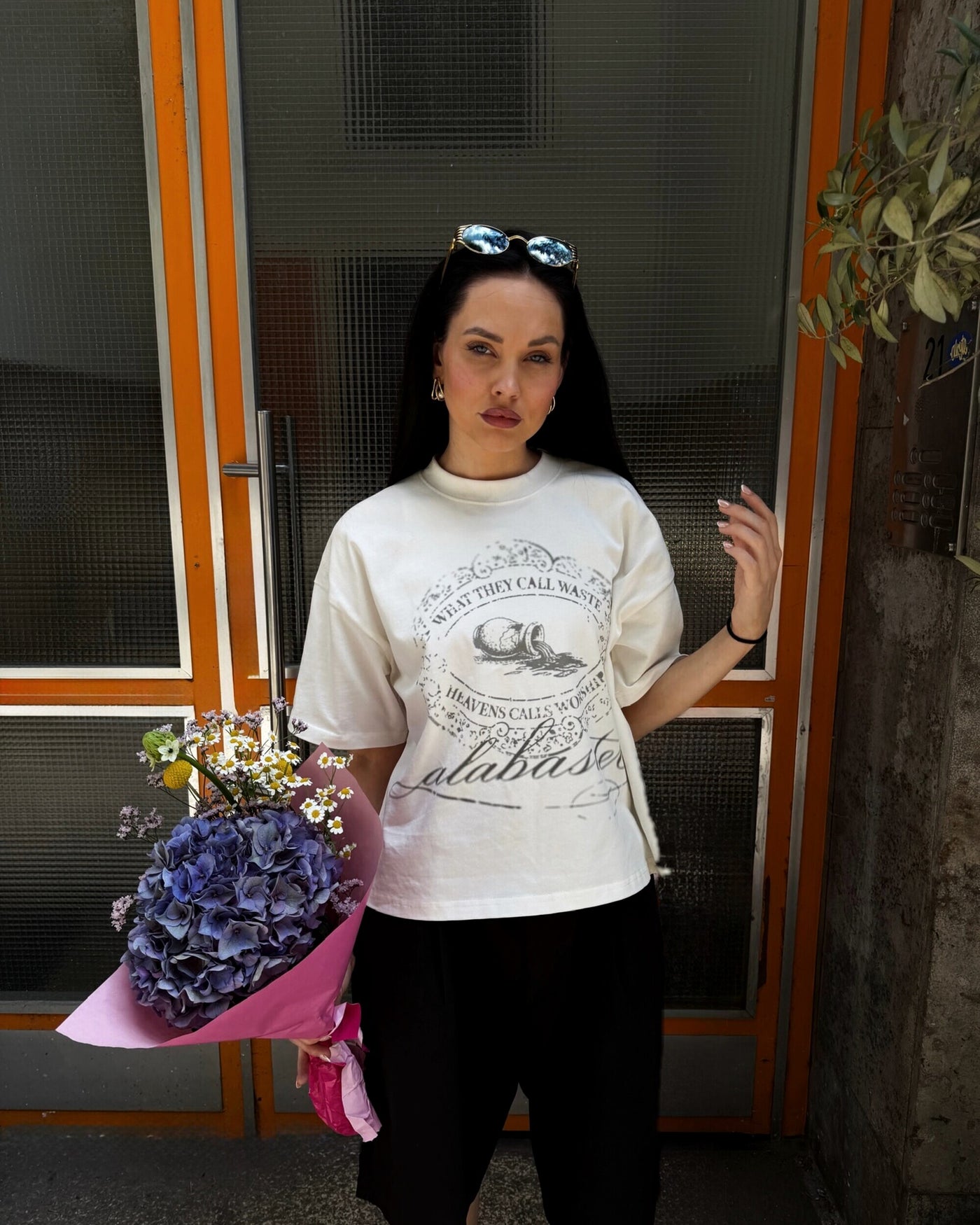 Alabaster Shirt im Alltag getragen
